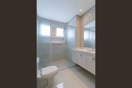 Apartamento à venda com 154m², 3 quartos e 3 vagas Apartamento à venda com 154m², 3 quartos e 3 vagasBanheiro da Suíte 1