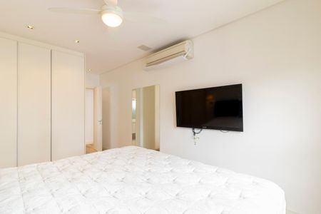 Apartamento à venda com 154m², 3 quartos e 3 vagas Apartamento à venda com 154m², 3 quartos e 3 vagasQuarto Suíte 1