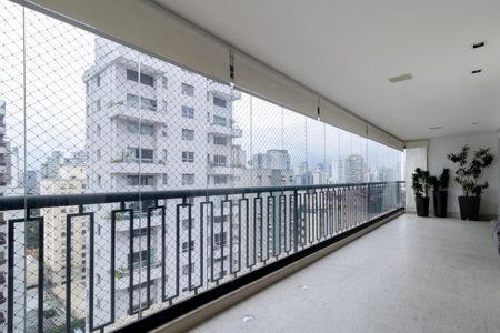 Apartamento à venda com 154m², 3 quartos e 3 vagas Apartamento à venda com 154m², 3 quartos e 3 vagasVaranda gourmet