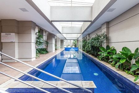 Apartamento à venda com 154m², 3 quartos e 3 vagas Apartamento à venda com 154m², 3 quartos e 3 vagasÁrea comum - Piscina Coberta