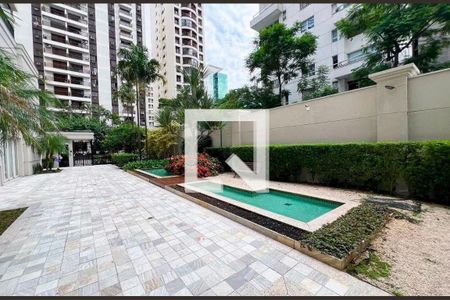 Apartamento à venda com 154m², 3 quartos e 3 vagas Apartamento à venda com 154m², 3 quartos e 3 vagasÁrea comum - Piscina