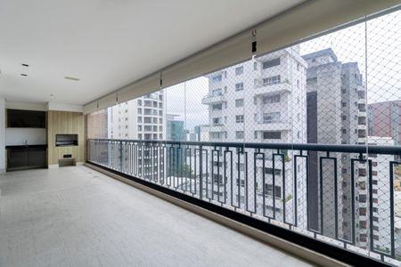 Apartamento à venda com 154m², 3 quartos e 3 vagas Apartamento à venda com 154m², 3 quartos e 3 vagasVaranda gourmet