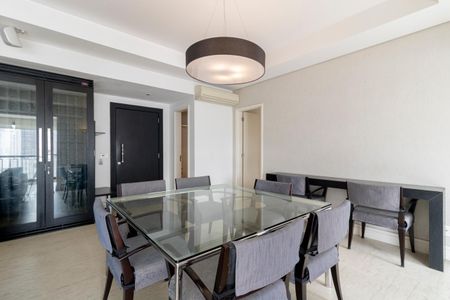 Apartamento à venda com 154m², 3 quartos e 3 vagas Apartamento à venda com 154m², 3 quartos e 3 vagasSala de Jantar