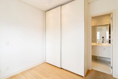 Apartamento à venda com 154m², 3 quartos e 3 vagas Apartamento à venda com 154m², 3 quartos e 3 vagasQuarto Suíte 2
