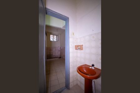 Banheiro de casa para alugar com 1 quarto, 40m² em Covanca, São Gonçalo