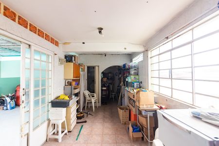 Casa à venda com 220m², 2 quartos e 3 vagas Casa à venda com 220m², 2 quartos e 3 vagasÁrea de Serviço