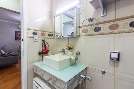 Casa à venda com 220m², 2 quartos e 3 vagas Casa à venda com 220m², 2 quartos e 3 vagasBanheiro