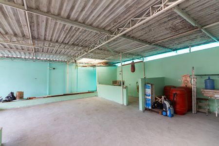 Casa à venda com 220m², 2 quartos e 3 vagas Casa à venda com 220m², 2 quartos e 3 vagasCobertura