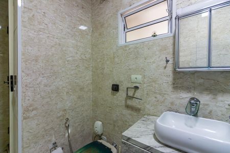 Casa à venda com 220m², 2 quartos e 3 vagas Casa à venda com 220m², 2 quartos e 3 vagasBanheiro da Suíte