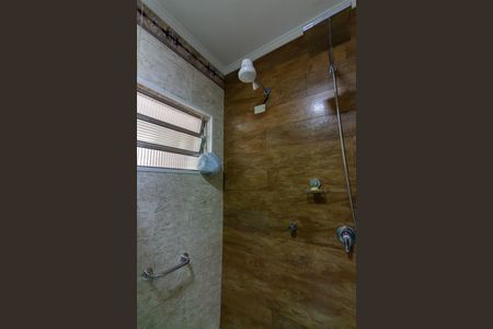Casa à venda com 220m², 2 quartos e 3 vagas Casa à venda com 220m², 2 quartos e 3 vagasBanheiro da Suíte