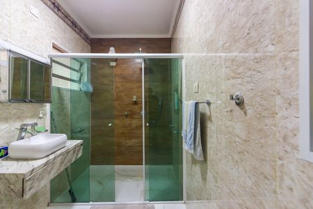 Casa à venda com 220m², 2 quartos e 3 vagas Casa à venda com 220m², 2 quartos e 3 vagasBanheiro da Suíte