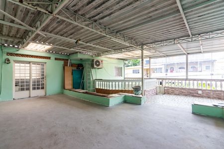 Casa à venda com 220m², 2 quartos e 3 vagas Casa à venda com 220m², 2 quartos e 3 vagasCobertura