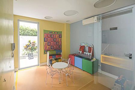 Apartamento à venda com 255m², 4 quartos e 4 vagasBrinquedoteca