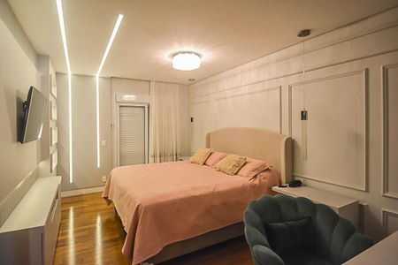 Apartamento à venda com 255m², 4 quartos e 4 vagasQuarto 4 - Suíte