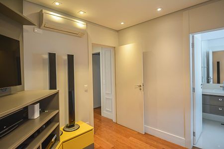 Apartamento à venda com 255m², 4 quartos e 4 vagasQuarto Suíte