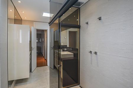 Apartamento à venda com 255m², 4 quartos e 4 vagasBanheiro da Suíte 4