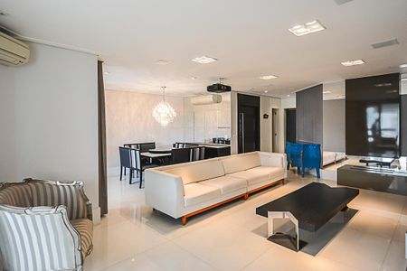 Apartamento à venda com 255m², 4 quartos e 4 vagasSala