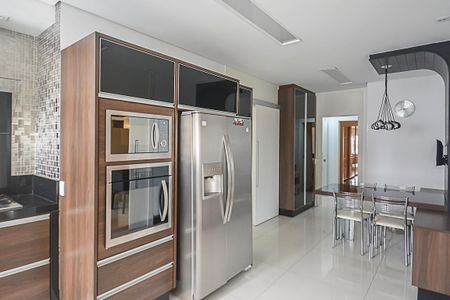 Apartamento à venda com 255m², 4 quartos e 4 vagasCozinha