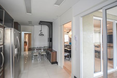 Apartamento à venda com 255m², 4 quartos e 4 vagasCozinha