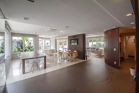 Apartamento à venda com 255m², 4 quartos e 4 vagasÁrea comum - Salão de festas