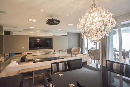 Apartamento à venda com 255m², 4 quartos e 4 vagasSala