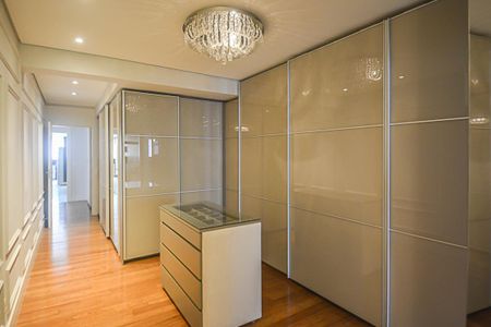 Apartamento à venda com 255m², 4 quartos e 4 vagasQuarto 4 - Suíte