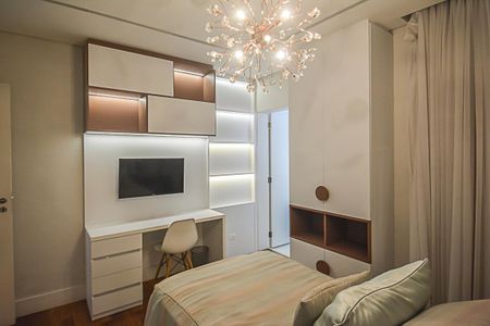 Apartamento à venda com 255m², 4 quartos e 4 vagasQuarto 3 - Suíte