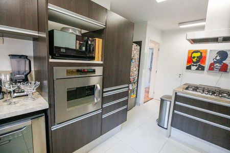Apartamento à venda com 210m², 3 quartos e 4 vagasCozinha