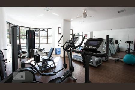 Apartamento à venda com 210m², 3 quartos e 4 vagasÁrea comum - Academia