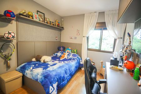 Apartamento à venda com 210m², 3 quartos e 4 vagasSuíte 2