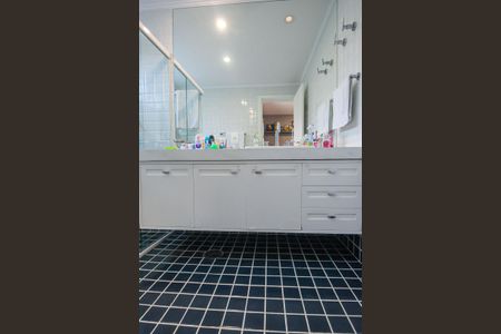 Apartamento à venda com 210m², 3 quartos e 4 vagasBanheiro da Suíte 2