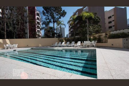 Apartamento à venda com 210m², 3 quartos e 4 vagasÁrea comum - Piscina