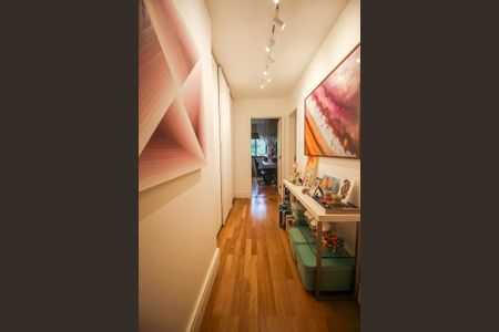 Apartamento à venda com 210m², 3 quartos e 4 vagasCorredor