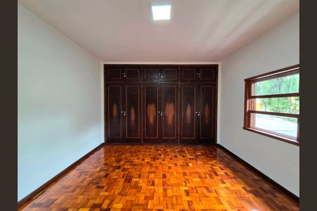 Casa de condomínio à venda com 260m², 4 quartos e 2 vagasQuarto 4