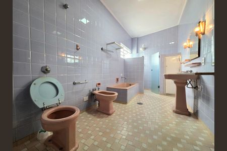 Casa de condomínio à venda com 260m², 4 quartos e 2 vagasBanheiro 1