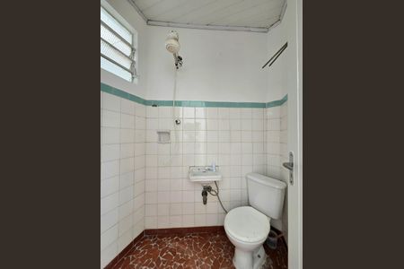 Casa de condomínio à venda com 260m², 4 quartos e 2 vagasBanheiro de serviço