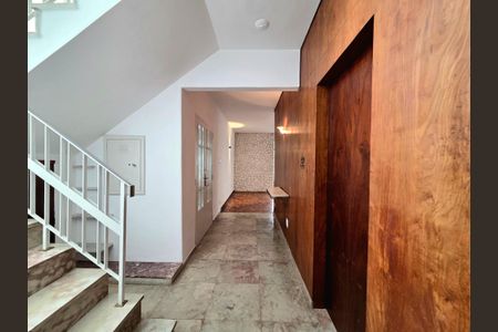 Casa de condomínio à venda com 260m², 4 quartos e 2 vagasSala