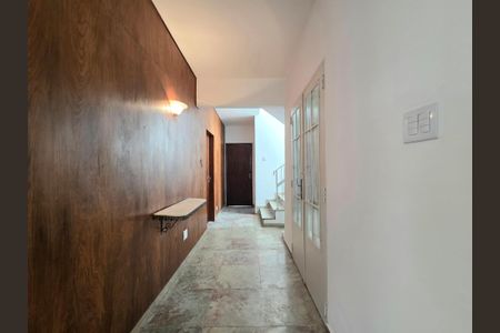 Casa de condomínio à venda com 260m², 4 quartos e 2 vagasSala