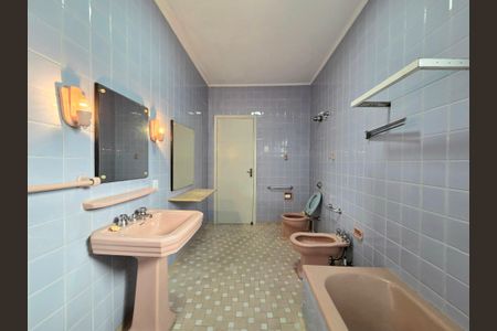 Casa de condomínio à venda com 260m², 4 quartos e 2 vagasBanheiro 1