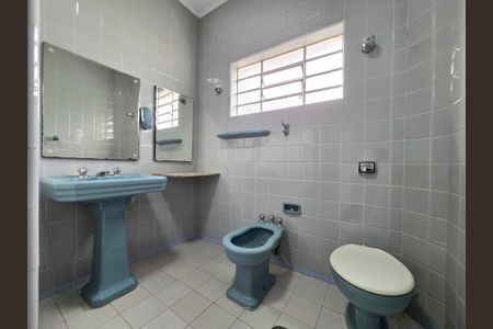 Casa de condomínio à venda com 260m², 4 quartos e 2 vagasBanheiro 2
