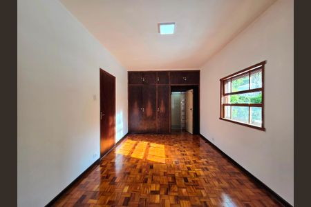 Casa de condomínio à venda com 260m², 4 quartos e 2 vagasQuarto 1