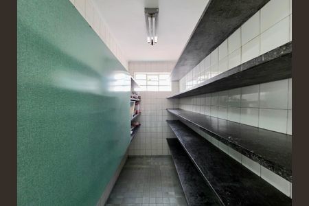 Casa de condomínio à venda com 260m², 4 quartos e 2 vagasDespensa