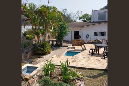 Casa à venda com 300m², 2 quartos e 10 vagasFoto 01