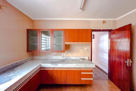 Casa à venda com 300m², 4 quartos e 3 vagasCozinha