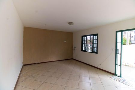 Sala de casa para alugar com 2 quartos, 240m² em Piratininga, Niterói