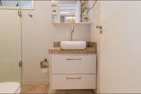 Apartamento para alugar com 77m², 3 quartos e 2 vagasBanheiro social