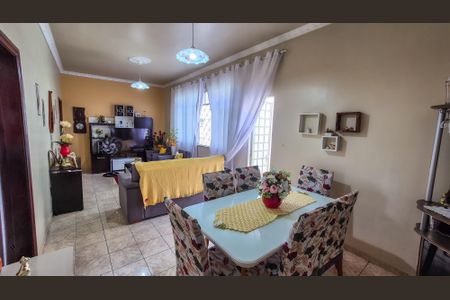 Sala de casa à venda com 3 quartos, 135m² em Vista Alegre, Rio de Janeiro