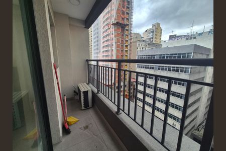 Varanda de kitnet/studio para alugar com 1 quarto, 26m² em República, São Paulo