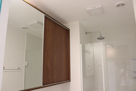 Banheiro - Armário de kitnet/studio para alugar com 1 quarto, 26m² em República, São Paulo