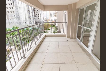 Apartamento à venda com 84m², 3 quartos e 1 vaga Apartamento à venda com 84m², 3 quartos e 1 vagaVaranda